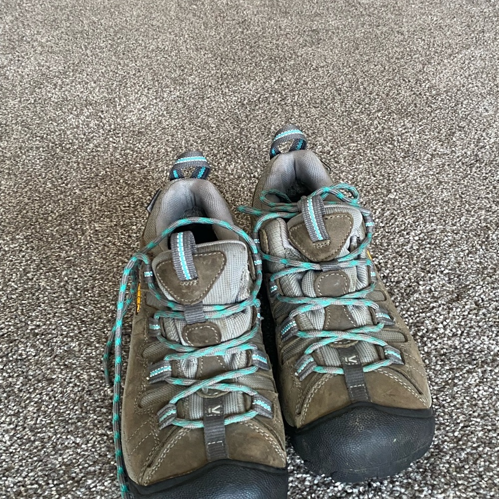 KEEN Women's Brown and Teal Athletic Shoes - Picture 2 of 6
